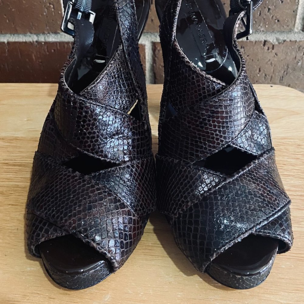 [New] BCBGMaxAzria snakeskin slingback heels